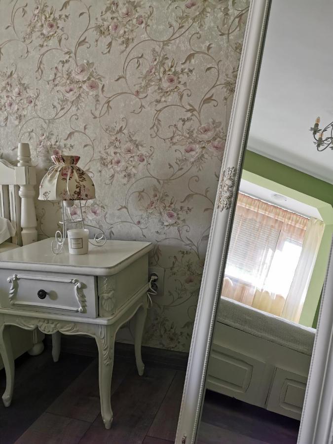 Chic Apartment Braila Bagian luar foto