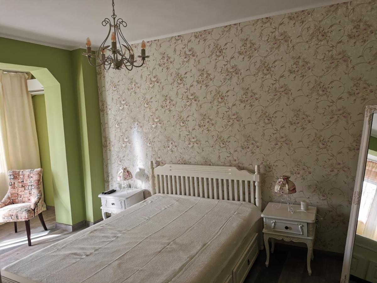 Chic Apartment Braila Bagian luar foto