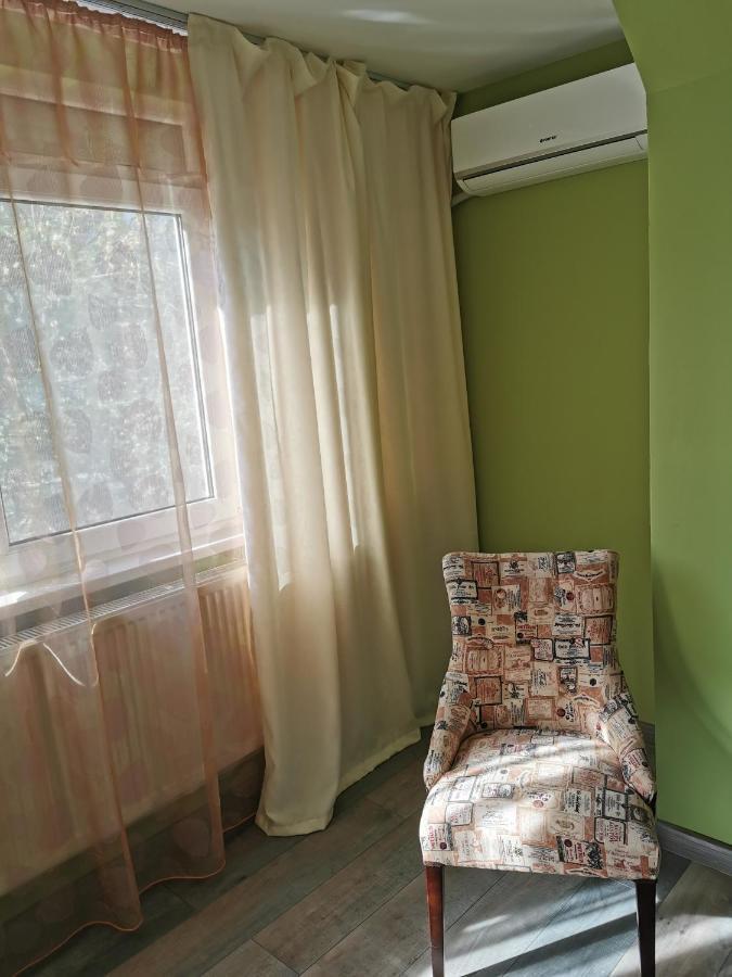Chic Apartment Braila Bagian luar foto